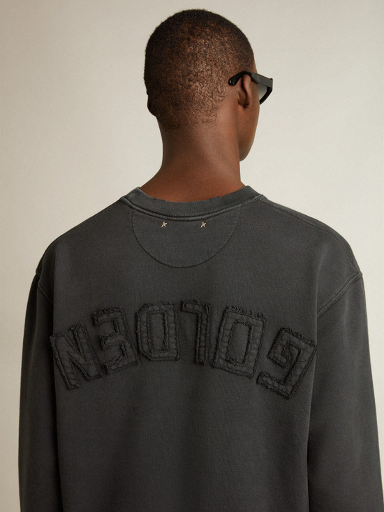 Golden Goose - Felpa unisex di colore nero lavato con logo reverse sul retro - Jersey Capsule