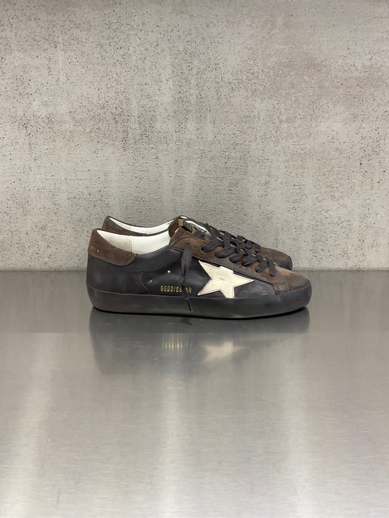 Golden Goose - Super-Star uomo in pelle e suede ebano con stella in pelle burro