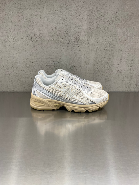 New Balance - U740300 Bianca e beige