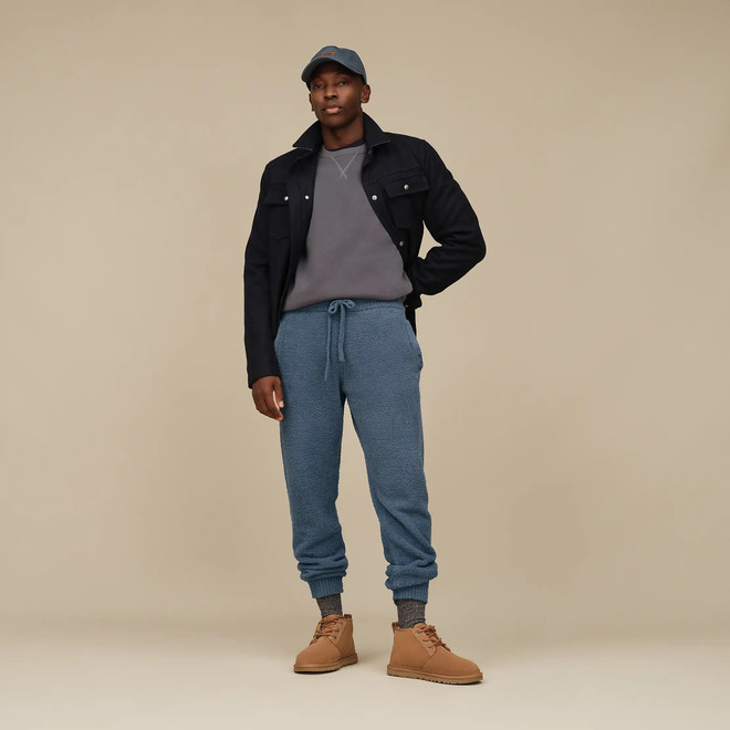 UGG - Allacciata da uomo Neumel in pelle scamosciata nocciola - chestnut - CHE