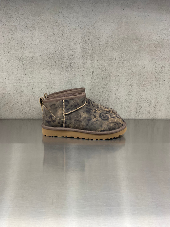 UGG - Boot Classic Ultra Mini Spotted Boot camouflage - chestnut - CHE