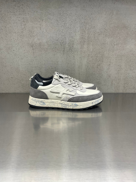 Premiata - Sneakers Nous in pelle bianca e grigia