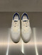 Back70 - Sneakers uomo in pelle bianca e inserti color blu in spugna