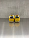 Alohas - Sneakers Tb.490 in suede senape con dettagli neri