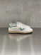 4B12 - Sneakers PLAY.NEW - D2014 in pelle bianca con talloncino e logo verde glitterato