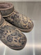 UGG - Boot Classic Ultra Mini Spotted Boot camouflage - chestnut - CHE