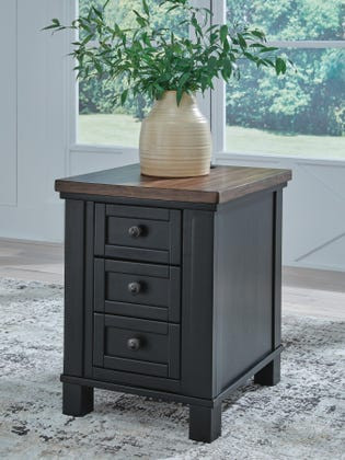 Wildenauer Chairside Table