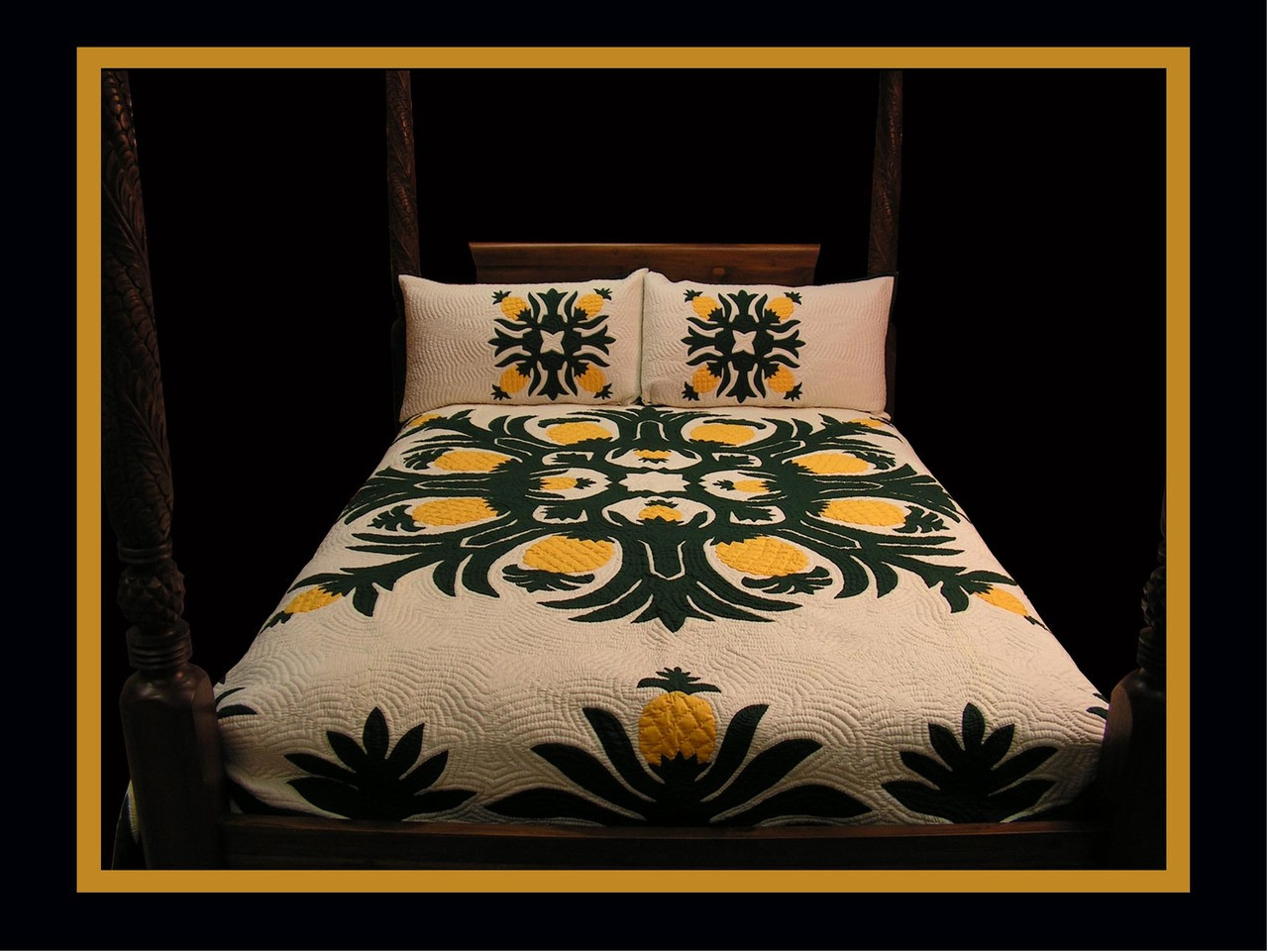 Hawaiian quilt bedspread