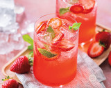 Strawberry Gin Fizz