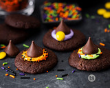Classy Chocolate Witch Hat Cookies