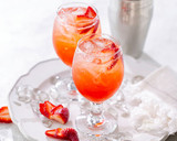 Strawberry Breeze Champagne Bowler