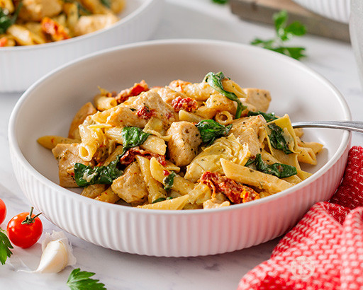 ONE Pot Artichoke Spinach Pasta Mix Preparation