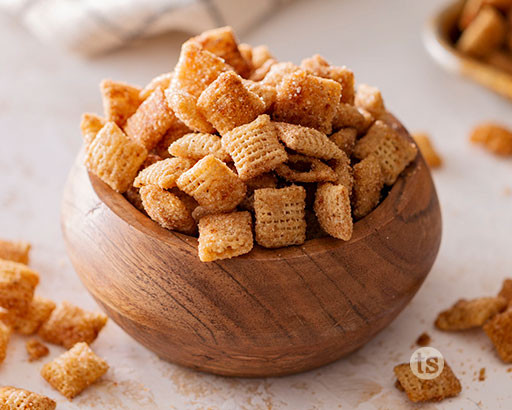 Cinnamon Apple Snack Mix