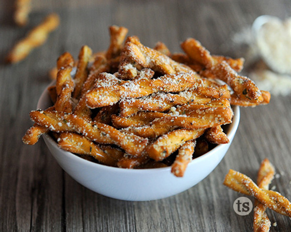 Easy Garlic Parmesan Pretzels