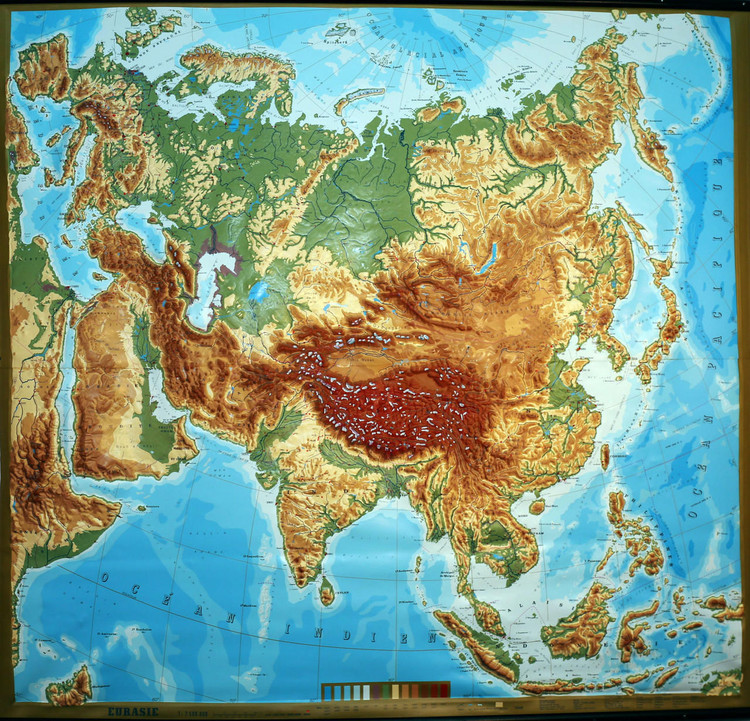 Eurasia Large Extreme Raised Relief Map - French Text Map - Europe and Asia, image 1, World Maps Online