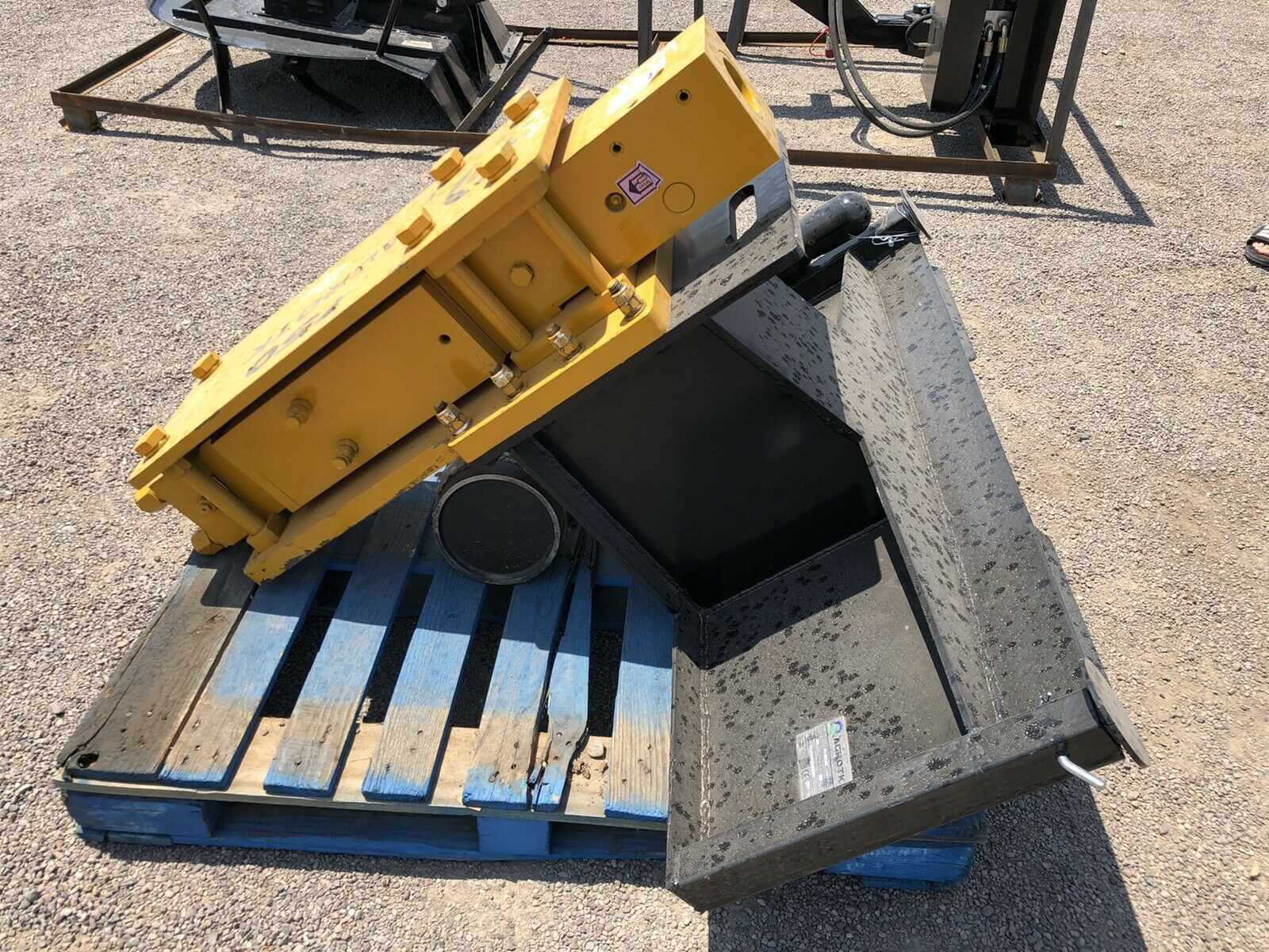 2021 Agrotk 750 680 Hydraulic Post Driver Hammer Pounder Skid Steer WE