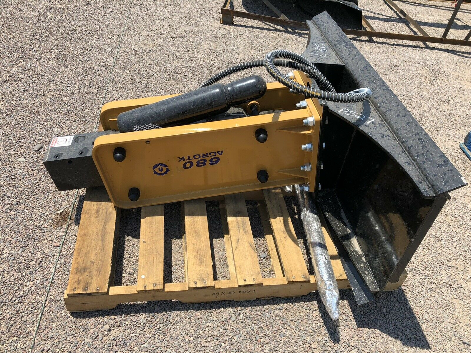 Universal Skid Steer Demolition Breaker Concrete Hammer Agrotk 680 WE