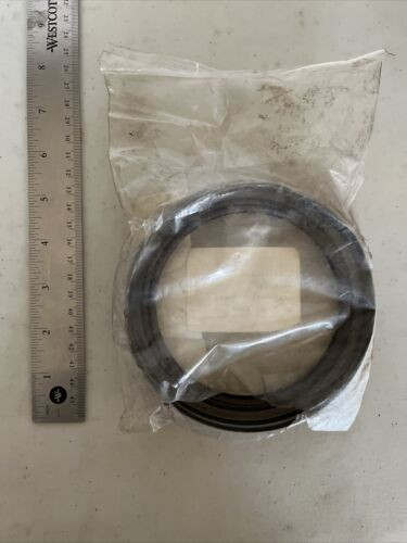 ISUZU GENUINE CRANKSHAFT REAR OIL SEAL 1-09625439-1 GM 94056827 WE SHIP INTL