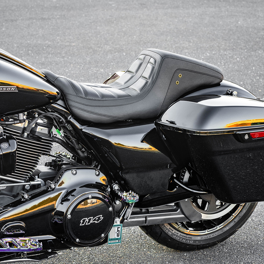 Mustang Squareback One-Piece Seat for 2008-2023 Harley Touring