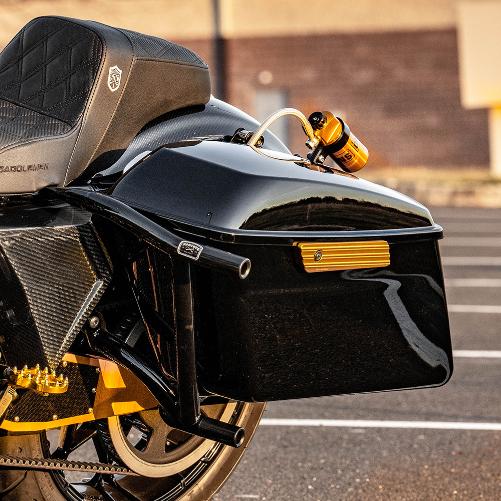 Coperchio Esterno Per Cerniera Borse Laterali Moto MASO - Per H-D Touring 2014-2023, Lente Fumé, Alluminio+ABS