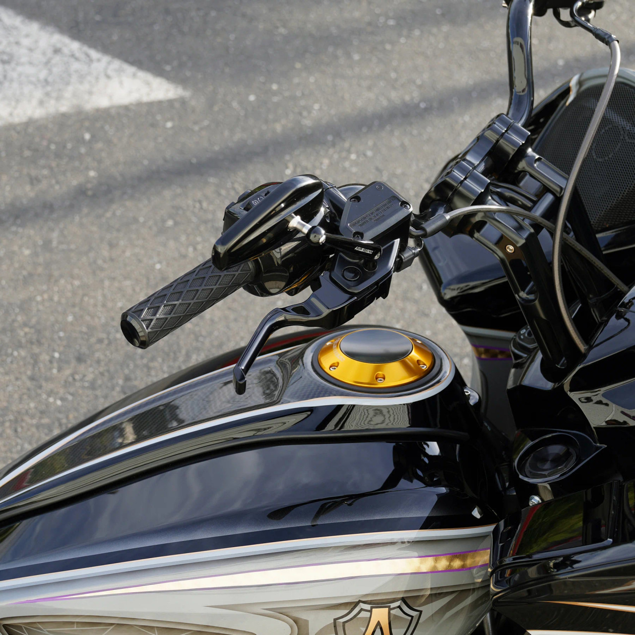 Arlen Ness METHOD Hand Levers | 2024-Up Touring — Black - Get