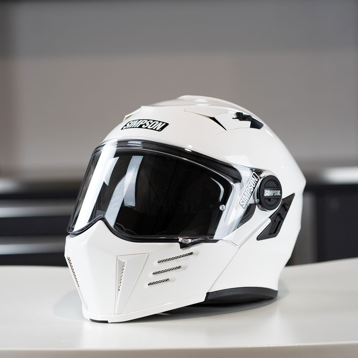 Simpson Mod Bandit Modular Motorcycle Helmet – White | Free