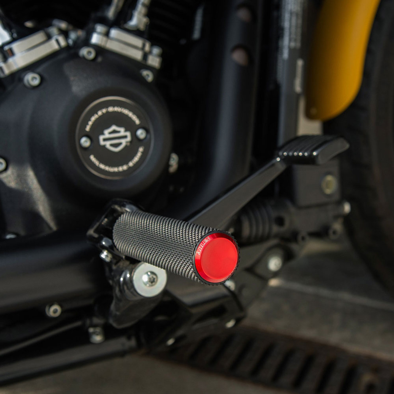 Arlen Ness Knurled Fusion Foot Pegs for Harley - Red