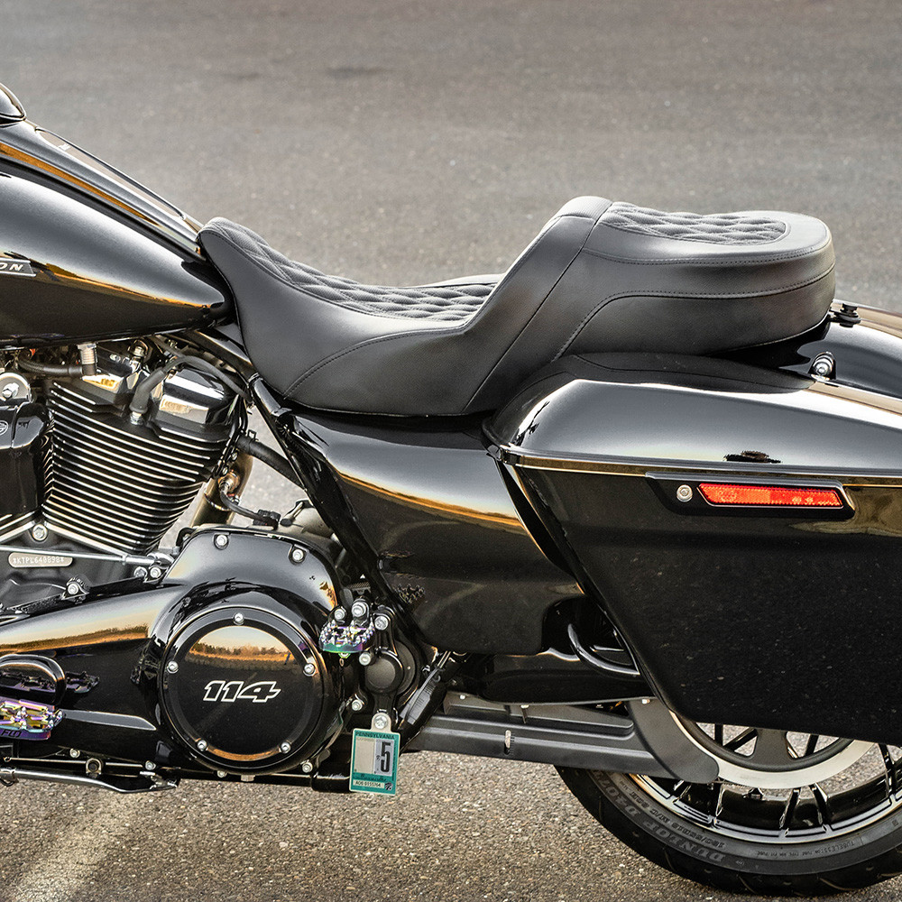 Saddlemen Road Sofa Seat Lattice Stitch for 20082023 Harley Touring