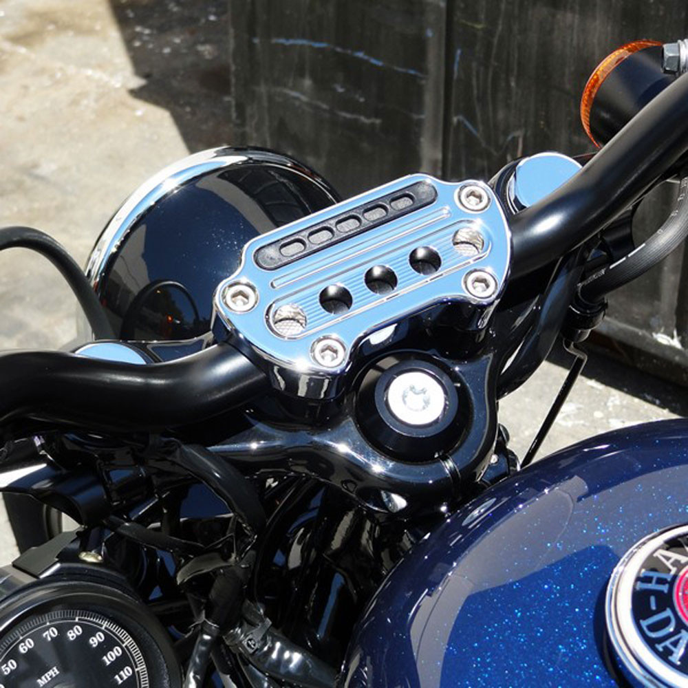 Joker Machine Indicator Light Handlebar Top Clamp for Harley Chrome