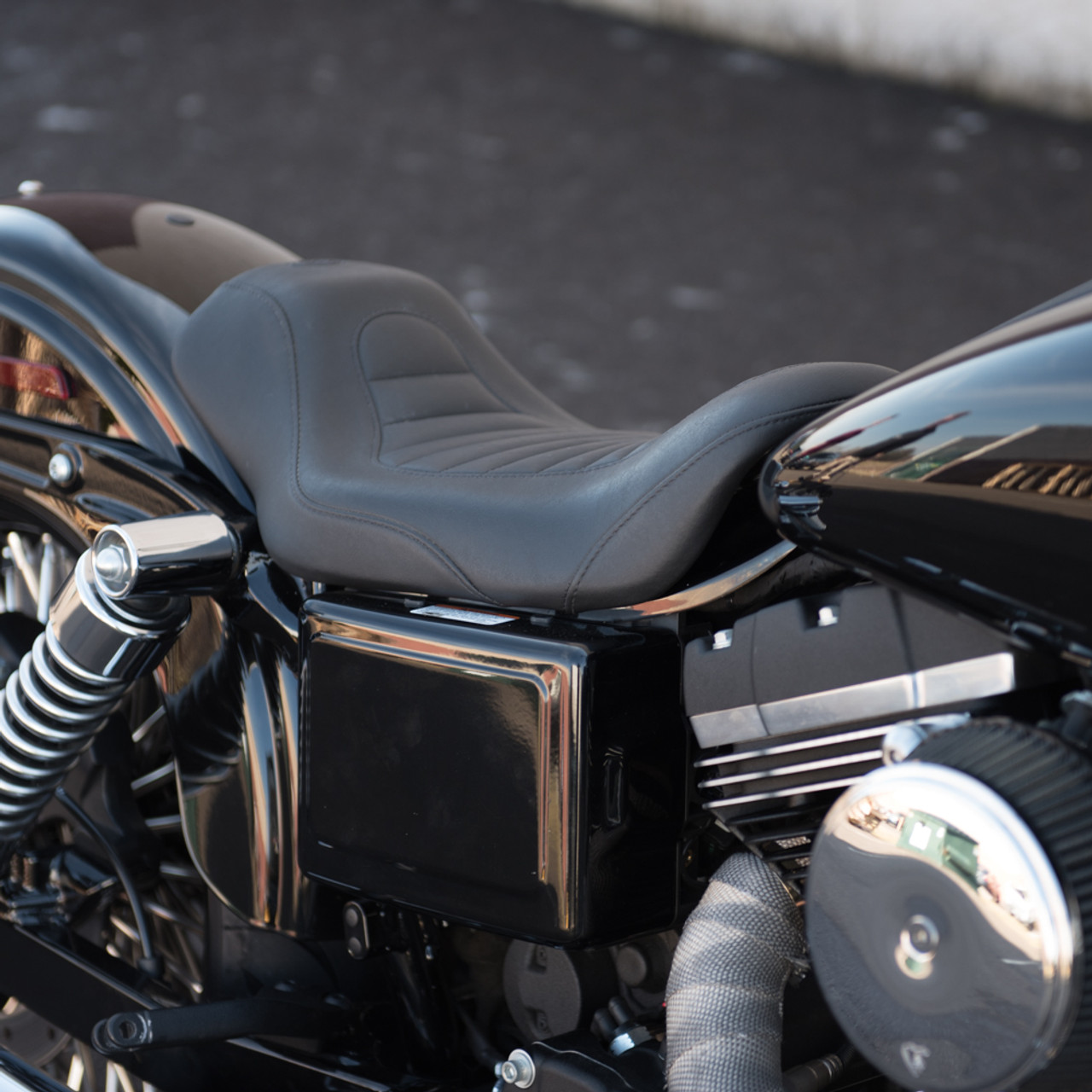 Mustang Wide Tripper Solo シート　ハーレー　ダイナ Wide Tripper™ Solo for Harley-Davidson Dyna 2006-2017