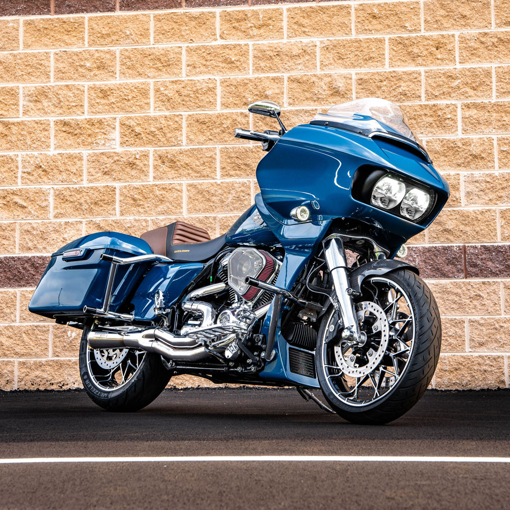 Freedom Performance 2-into-1 Turn Out Exhaust System for '95-16 Harley Davidson FLH/FLT Black w/ Chrome Tip Freedom Performance 2-into-1 Turn Out Exhaust System for '95-16 Harley Davidson FLH/FLT Black w/ Chrome Tip