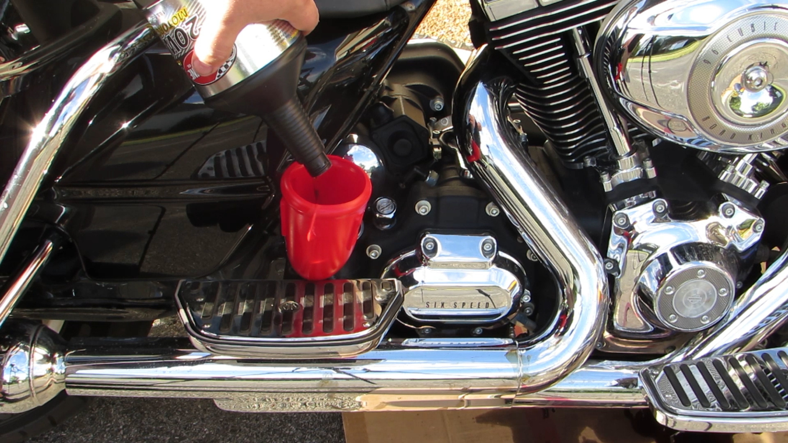 How to Change Oil and Fluid on a Harley Davidson Twin Cam Road King