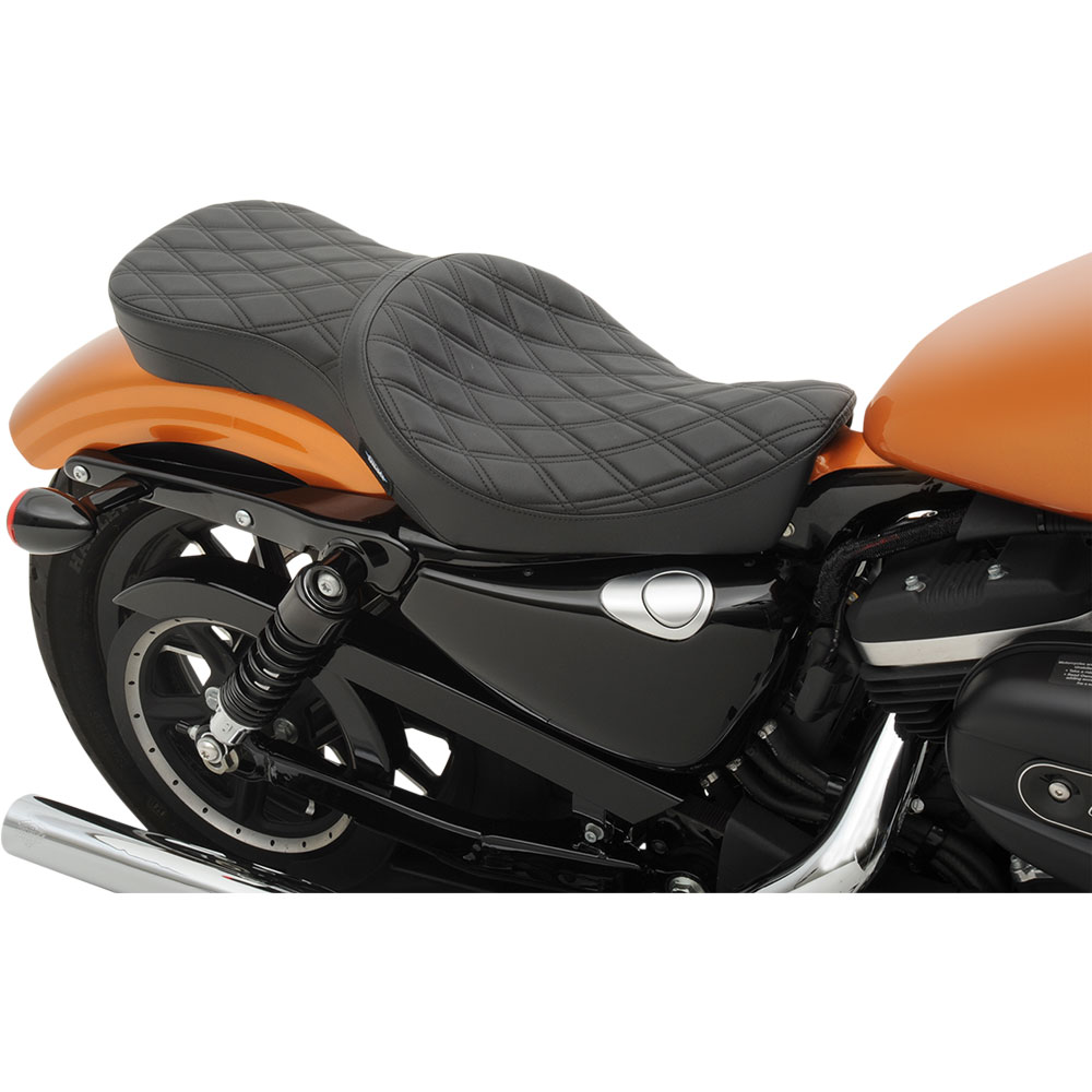ハーレースポーツスター バイクシート Drag Specialties ドラッグスペシャリティーズ 3/4ソロシート ダブルダイヤモンド
