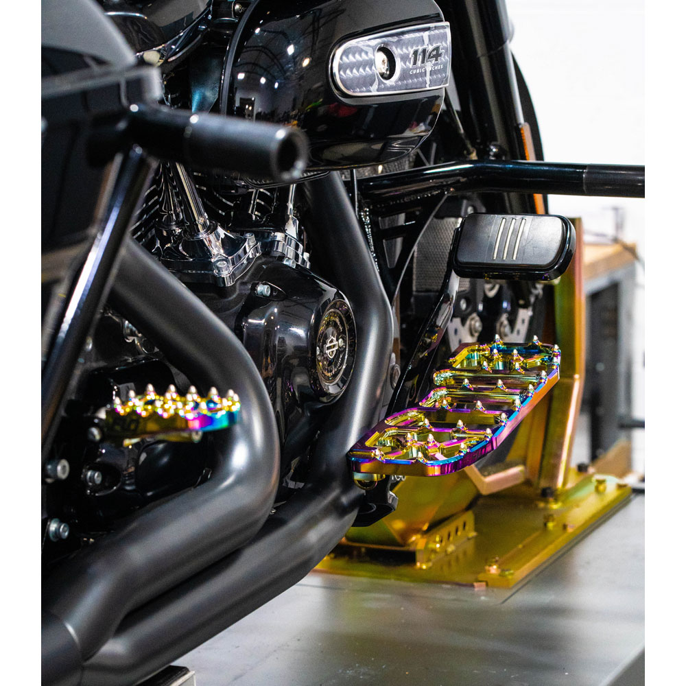 Flo Motorsports V5 Bagger Floor Boards for Harley Touring - Jet 