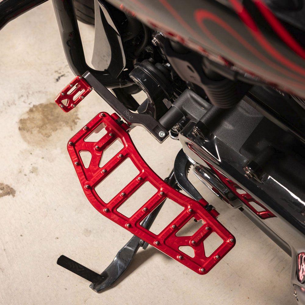Thrashin Supply Aggressor Floorboards for Harley Bagger - Red
