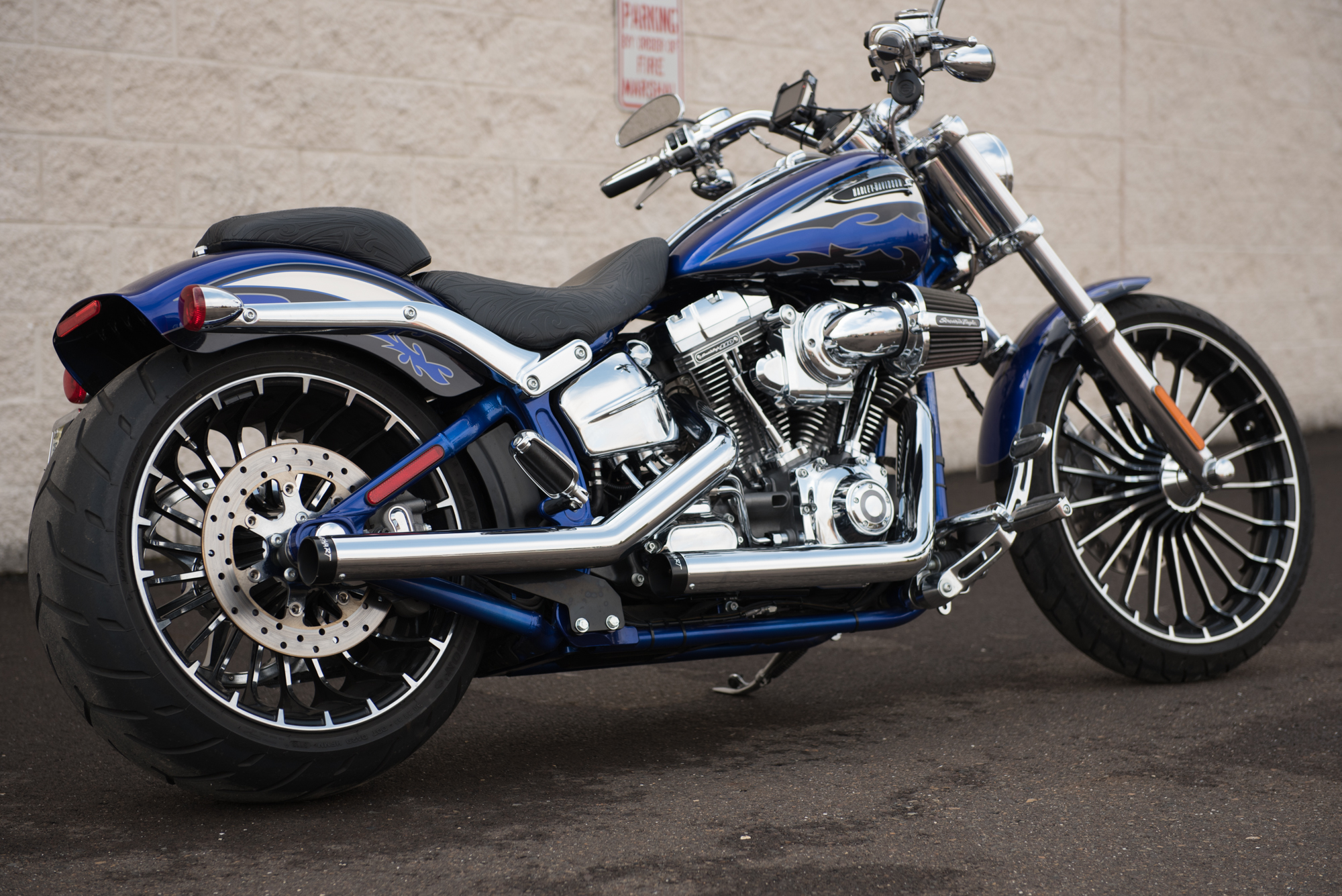 Rinehart Kick Backs Exhaust for Harley Softail Breakout Get Lowered