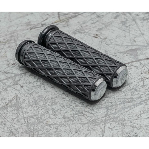 Arlen Ness Diamond Grips for Harley - Chrome