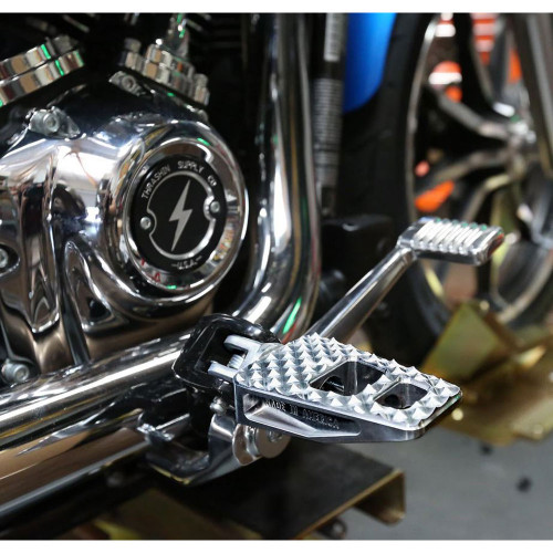 Thrashin Supply P-54 Foot Pegs for Harley - Chrome