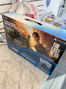 Playstation 4 Console Used The Last of Us Version 500GB with box