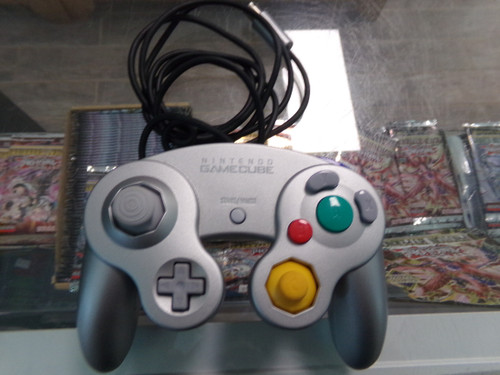 Official Nintendo Brand Gamecube Controller (Platinum) Used