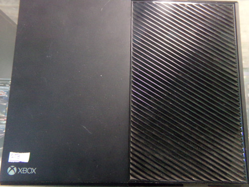 Microsoft Xbox One Base Model Console (1TB) Used