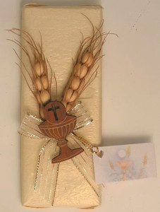 Communion Chocolate Bar with Stylish Wrapping, Wheat Ears, Wooden Chalice and Personalized Tag Communion Chocolate Bar with Stylish Wrapping, Wheat Ears, Wooden Chalice and Personalized Tag