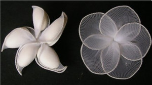 Fancy Italian Wired Flower 5 Almonds Holder Fancy Italian Wired Flower 5 Almonds Holder