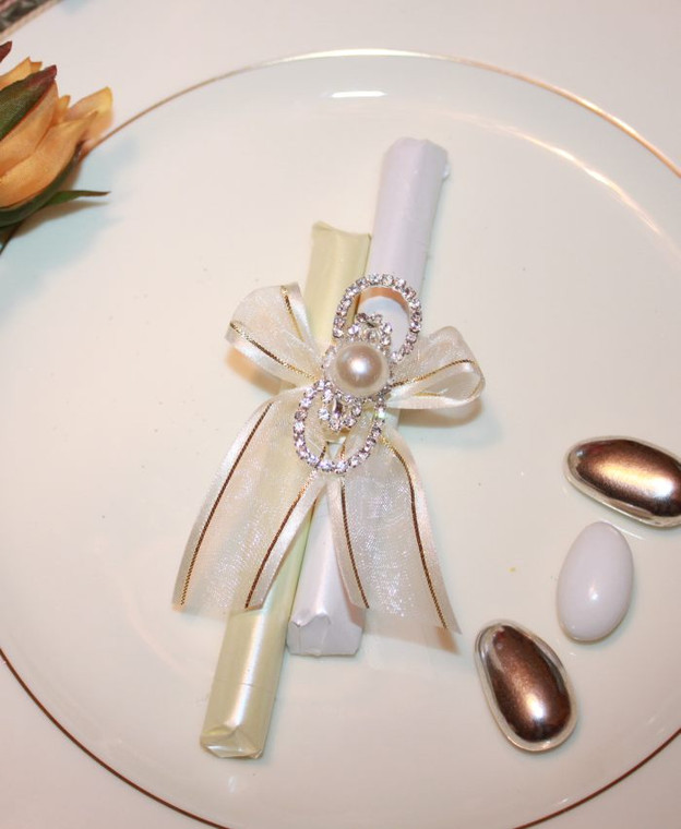 Double Chocolate Long Decorated Favor with Silver and Pearl Brooch