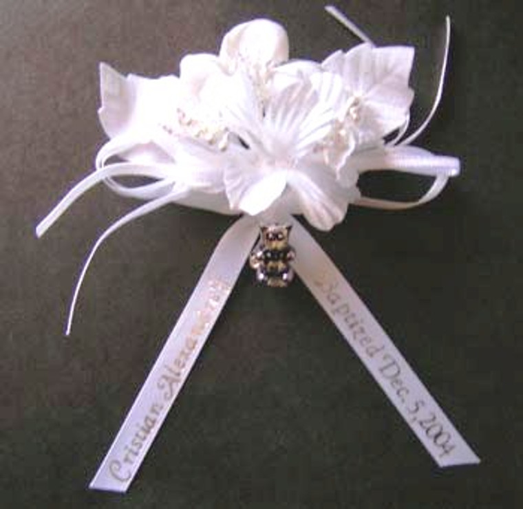 Personalized White Baby Shower Corsage (Capias) w/Charm & Pin