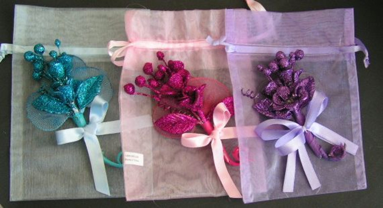 Silk Favor Bag with Fancy Flower Bouquet