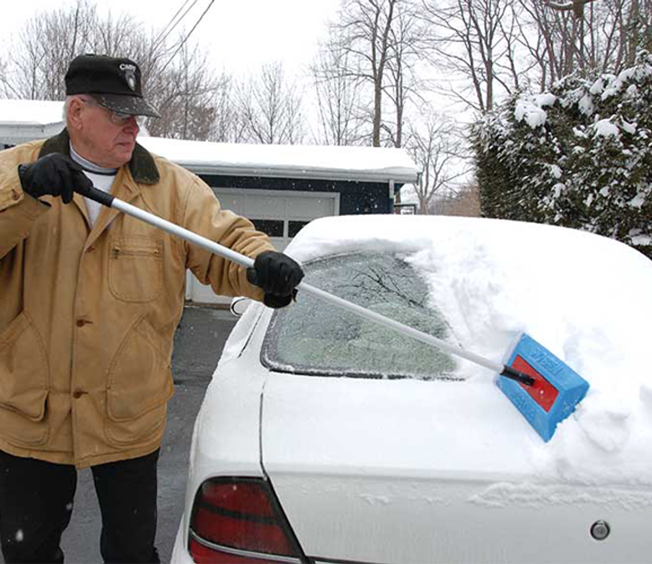 Snow removal gadget for trucks and cars: $40 SnoBrum on