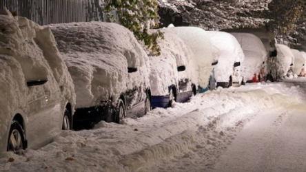 New foam snow brush clears snow without a scratch