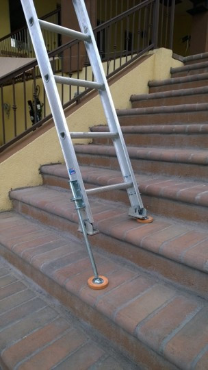 LadderProducts.com | Xtenda-Leg Ladder Leveler With Rubber Feet Kit 600