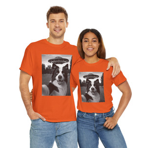 Funny Animal Selfie - Border Collie Dog - UFOs - Photobomb T-Shirt - Choice of Colors - Unisex Tee